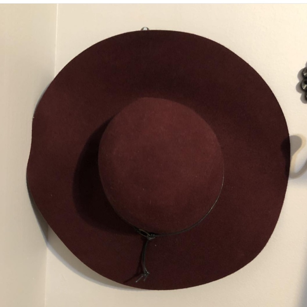 Floppy hat